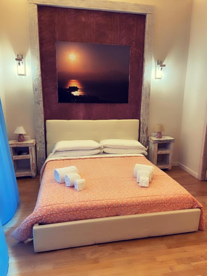 Corso 211 Beds & Suites เนเปิลส์ ภายนอก รูปภาพ