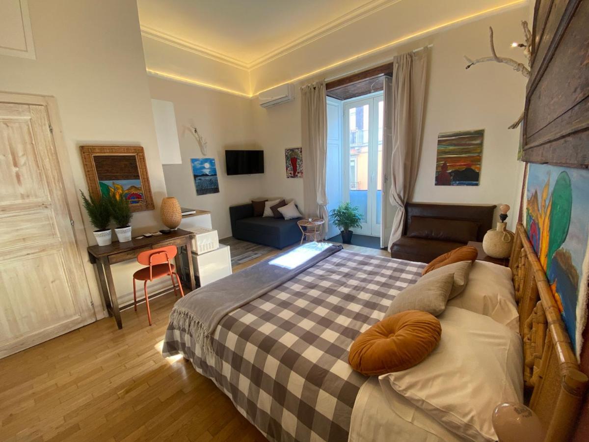 Corso 211 Beds & Suites เนเปิลส์ ภายนอก รูปภาพ