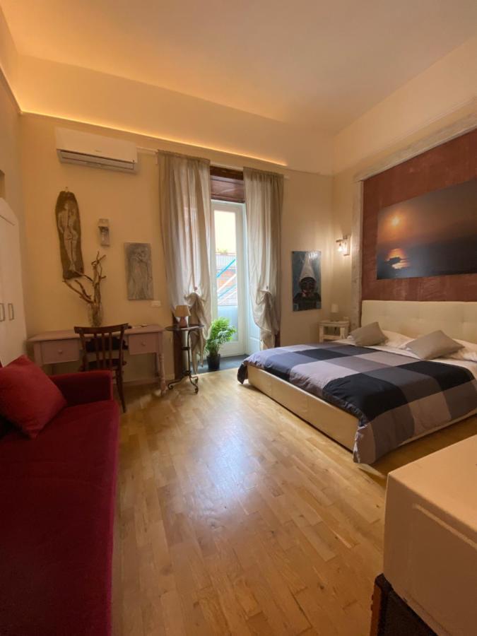 Corso 211 Beds & Suites เนเปิลส์ ภายนอก รูปภาพ