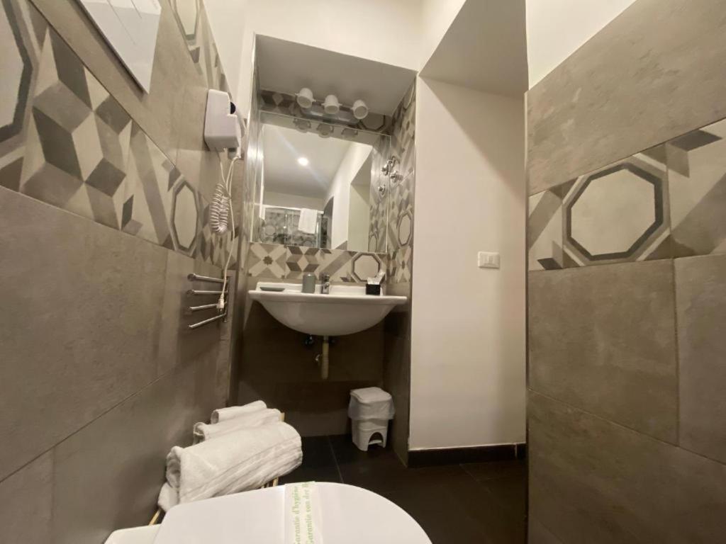 Corso 211 Beds & Suites เนเปิลส์ ภายนอก รูปภาพ